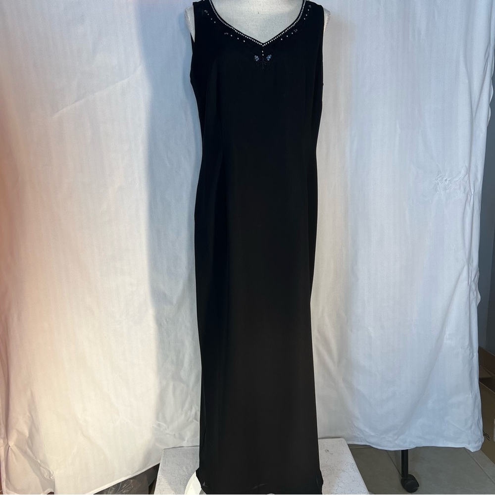 Danny & Nicole Black Maxi Formal Dress Sleeveless Sweetheart Neckline Beaded 10